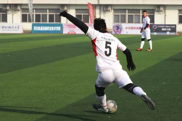 切尔西官方为韦斯利庆生 22年加盟至今只踢了32场