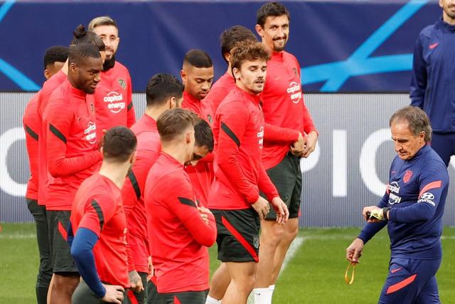 王哲林31+15特林布尔29+10 上海险胜青岛