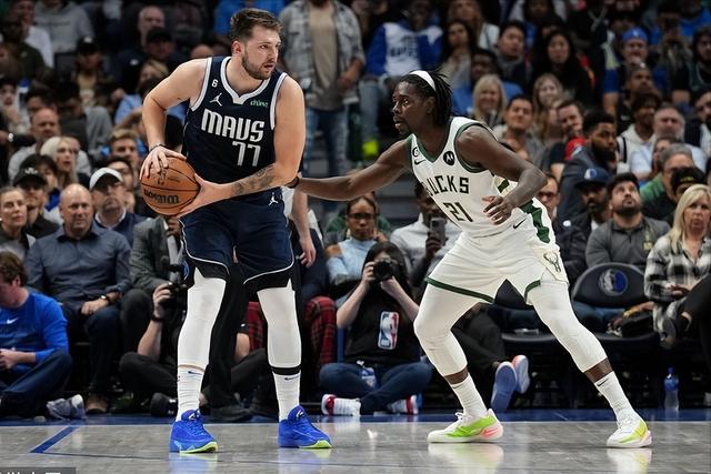 赵继伟24+10辽宁6人上双大胜深圳 总比分1-0